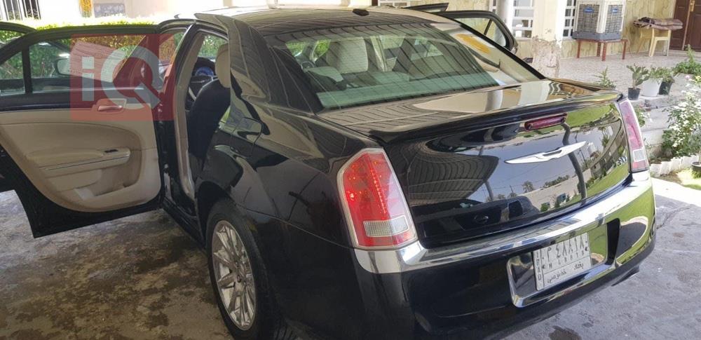 کرایسلەر 300